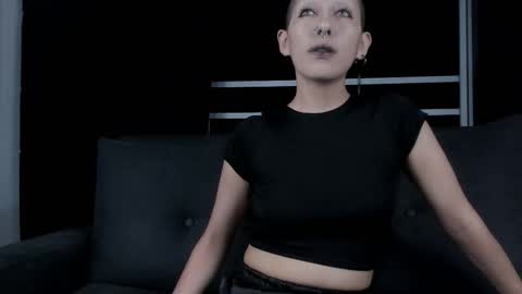 Snapshot of lnxmst chatting on November 2025 11:36:02 PM Lynx Mist online show from November 2025 11:36:02 PM