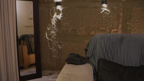 logan_varela online show from October 2025 09:18:02 AM