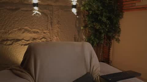 logan_varela online show from October 2025 09:37:02 PM