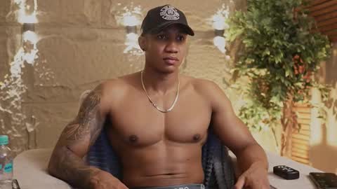 logan_varela online show from November 2025 11:51:02 AM