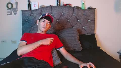 logan_willyams_ online show from September 2025 12:33:01 AM