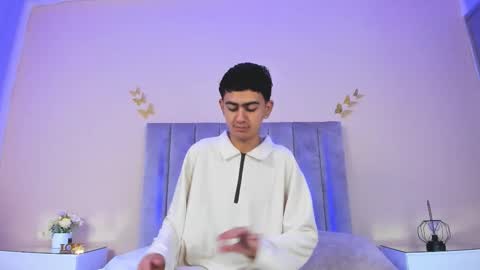 Snapshot of logan_wolf_ chatting on December 2025 12:32:01 PM Logan online show from December 2025 12:32:01 PM