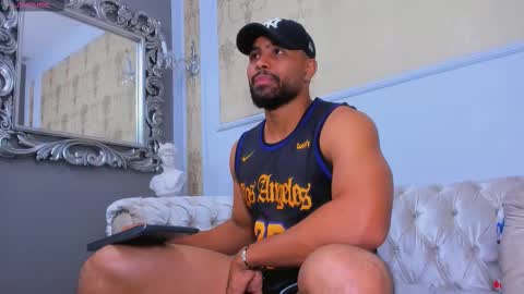 U can call me Logan online show from September 2025 02:35:01 AM