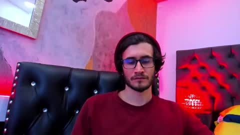 Loggan online show from December 2024 10:37:01 PM