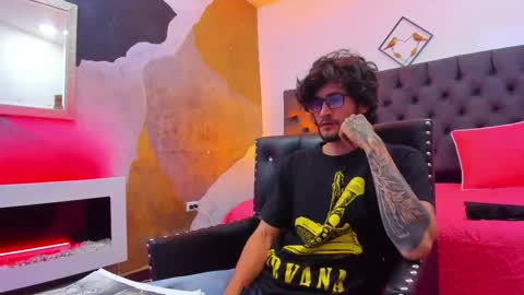 Loggan online show from December 2024 10:05:01 PM
