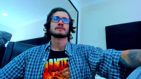 Loggan online show from February 2025 09:26:02 PM