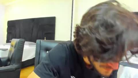 Loggan online show from March 2025 08:01:02 PM