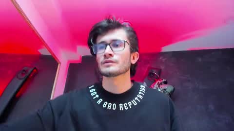 Loggan online show from September 2025 07:35:01 PM