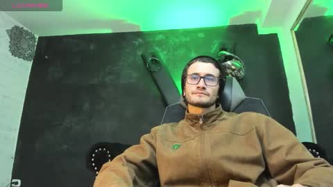 Loggan online show from September 2025 08:43:01 PM