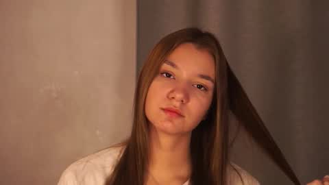 Snapshot of loiskapoi chatting on October 2025 07:15:01 PM Elza online show from October 2025 07:15:01 PM
