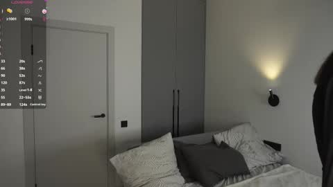 Snapshot of loiskapoi chatting on November 2025 07:04:02 PM Elza online show from November 2025 07:04:02 PM