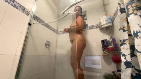 Snapshot of lola52990 chatting on October 2025 06:12:01 AM Lola online show from October 2025 06:12:01 AM