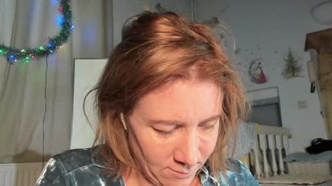 Snapshot of lola_belgium chatting on December 2024 02:00:01 PM lola_belgium online show from December 2024 02:00:01 PM