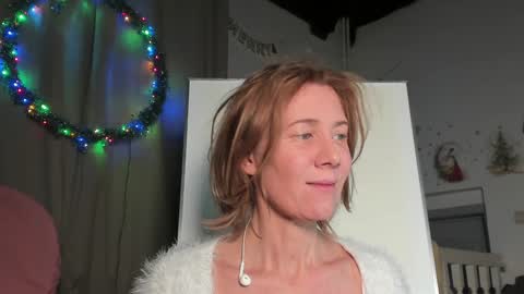 Snapshot of lola_belgium chatting on December 2024 06:04:02 PM lola_belgium online show from December 2024 06:04:02 PM