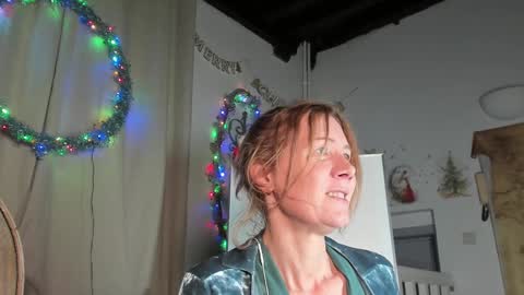 Snapshot of lola_belgium chatting on December 2024 08:25:01 PM lola_belgium online show from December 2024 08:25:01 PM