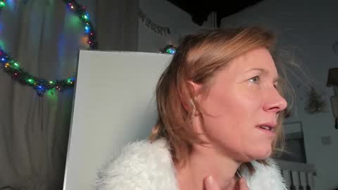 Snapshot of lola_belgium chatting on December 2024 03:28:01 PM lola_belgium online show from December 2024 03:28:01 PM