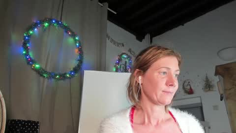 Snapshot of lola_belgium chatting on December 2024 06:53:01 PM lola_belgium online show from December 2024 06:53:01 PM
