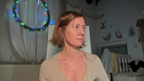Snapshot of lola_belgium chatting on January 2025 03:23:01 PM lola_belgium online show from January 2025 03:23:01 PM