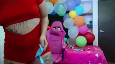 lola_fiery online show from September 2025 11:28:01 PM
