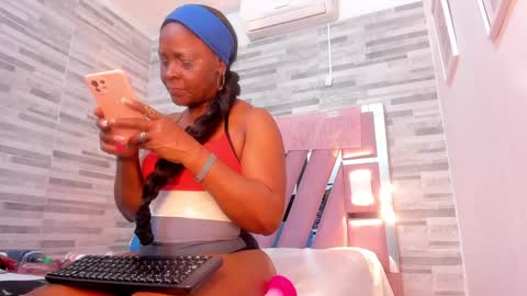 Lola online show from January 2025 05:28:01 PM