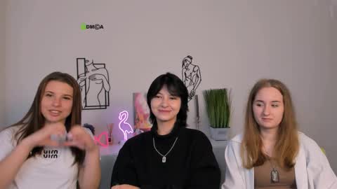 Lola online show from September 2025 08:50:02 AM
