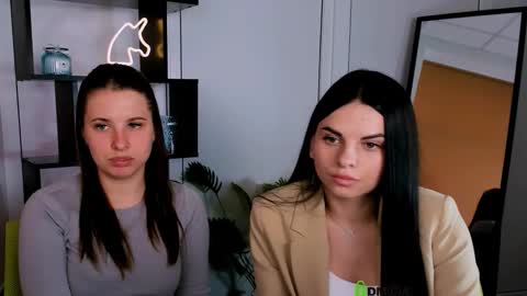 Snapshot of lola_swon chatting on September 2025 09:23:02 AM Lola online show from September 2025 09:23:02 AM