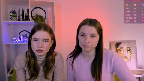 Snapshot of lola_swon chatting on October 2025 07:01:02 PM Lola online show from October 2025 07:01:02 PM