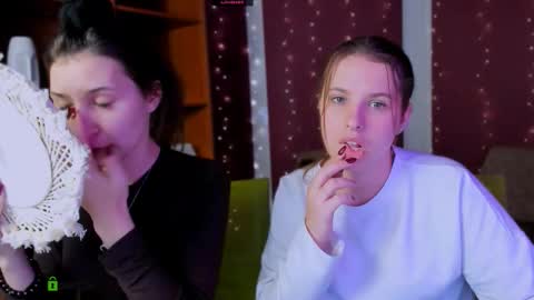 Snapshot of lola_swon chatting on November 2025 07:25:02 PM Lola online show from November 2025 07:25:02 PM