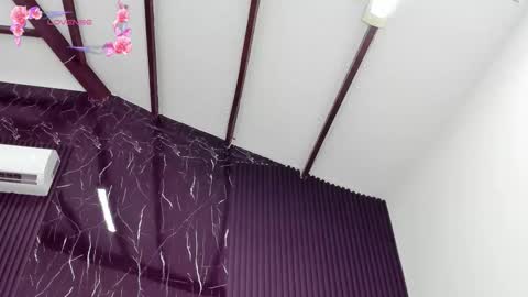 Lola Angel online show from November 2025 08:20:01 PM