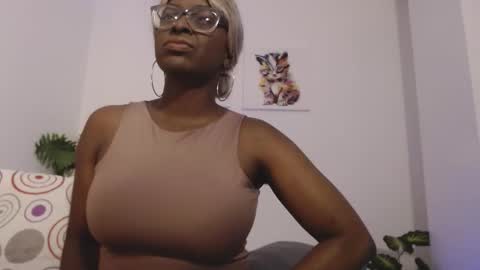 lola online show from October 2025 05:19:01 AM