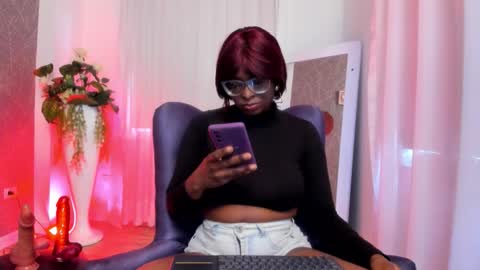 lola online show from October 2025 12:53:02 PM