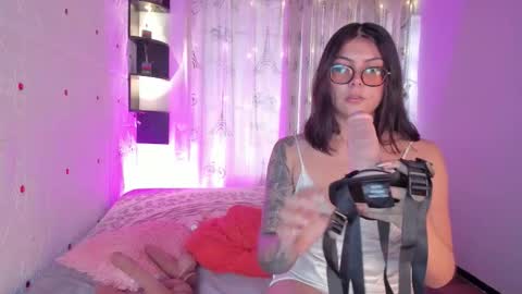 Snapshot of lolaxxxperiience chatting on November 2025 11:54:01 AM Lola online show from November 2025 11:54:01 AM