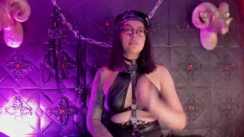 Snapshot of lolaxxxperiience chatting on November 2025 11:43:01 AM Lola online show from November 2025 11:43:01 AM