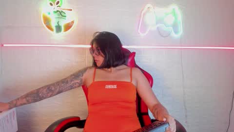 Snapshot of lolaxxxperiience chatting on November 2025 11:40:02 AM Lola online show from November 2025 11:40:02 AM