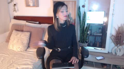 Snapshot of lolis_sweet_submisive chatting on January 2025 01:10:01 AM Dear tippers follow me on my new cb account lennarogers online show from January 2025 01:10:01 AM