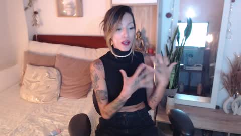 Snapshot of lolis_sweet_submisive chatting on January 2025 01:24:01 AM Dear tippers follow me on my new cb account lennarogers online show from January 2025 01:24:01 AM