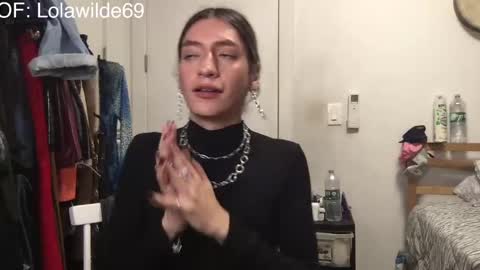 Snapshot of lolita_wilde390 chatting on October 2025 06:14:01 AM Lolita Wildes Back online show from October 2025 06:14:01 AM