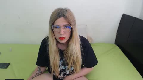 Snapshot of lolitabauer2 chatting on October 2025 03:21:02 PM Sascha Bauer online show from October 2025 03:21:02 PM