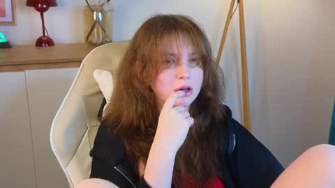 Mona online show from October 2025 03:46:02 PM