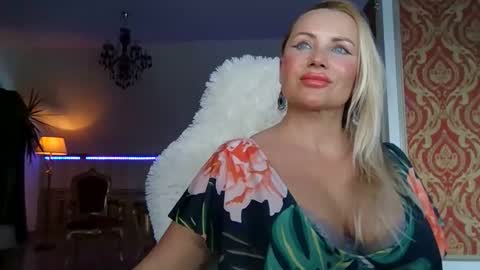 Snapshot of lollyta2023 chatting on December 2024 02:05:02 PM Roxy online show from December 2024 02:05:02 PM