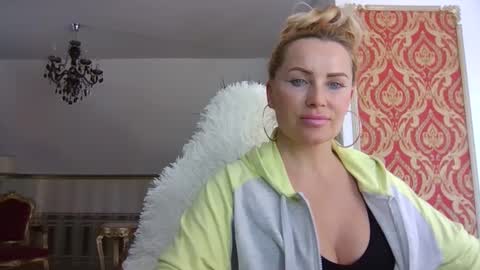 Snapshot of lollyta2023 chatting on February 2025 01:02:01 PM Roxy online show from February 2025 01:02:01 PM