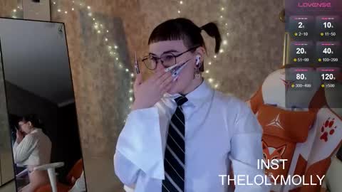 Snapshot of lolymolli chatting on October 2025 10:07:01 AM Molli online show from October 2025 10:07:01 AM