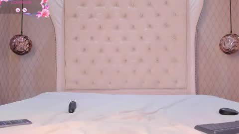 Snapshot of lolyyuno chatting on September 2025 01:06:02 AM Loly online show from September 2025 01:06:02 AM