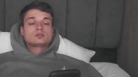 Snapshot of london_tomy chatting on October 2025 08:08:02 PM london_tomy online show from October 2025 08:08:02 PM