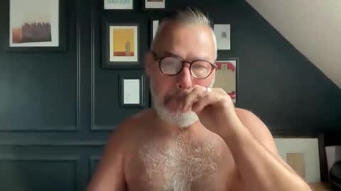 EnglishBear online show from September 2025 08:03:02 AM
