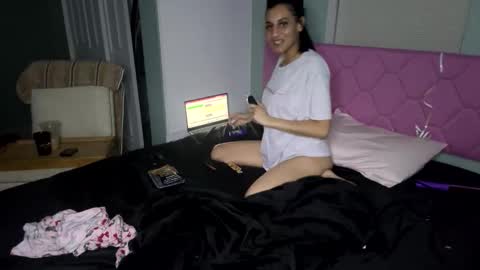 LONDYN online show from November 2025 12:10:02 AM