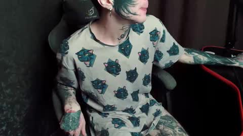 Snapshot of lone1ycrystal chatting on November 2025 07:56:02 PM Chris online show from November 2025 07:56:02 PM