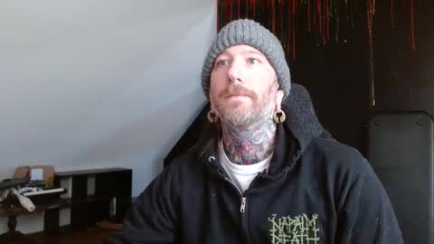 longhair online show from January 2025 05:15:02 PM