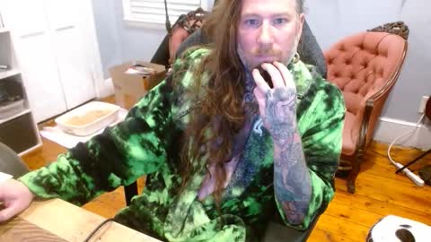 longhair online show from October 2025 07:13:02 PM