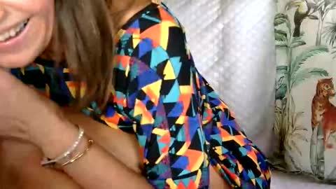 Snapshot of longlegstammy chatting on October 2025 06:08:01 PM Cutenurse91 online show from October 2025 06:08:01 PM